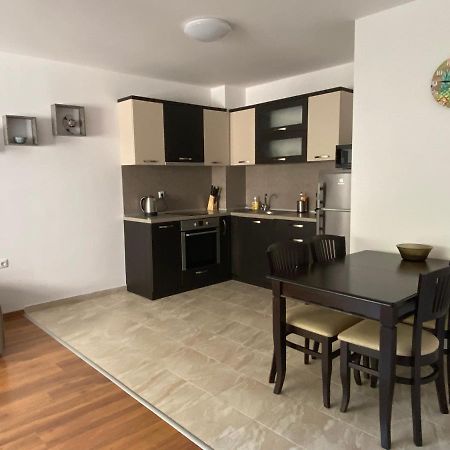 Apartments Dione Pomorie Buitenkant foto