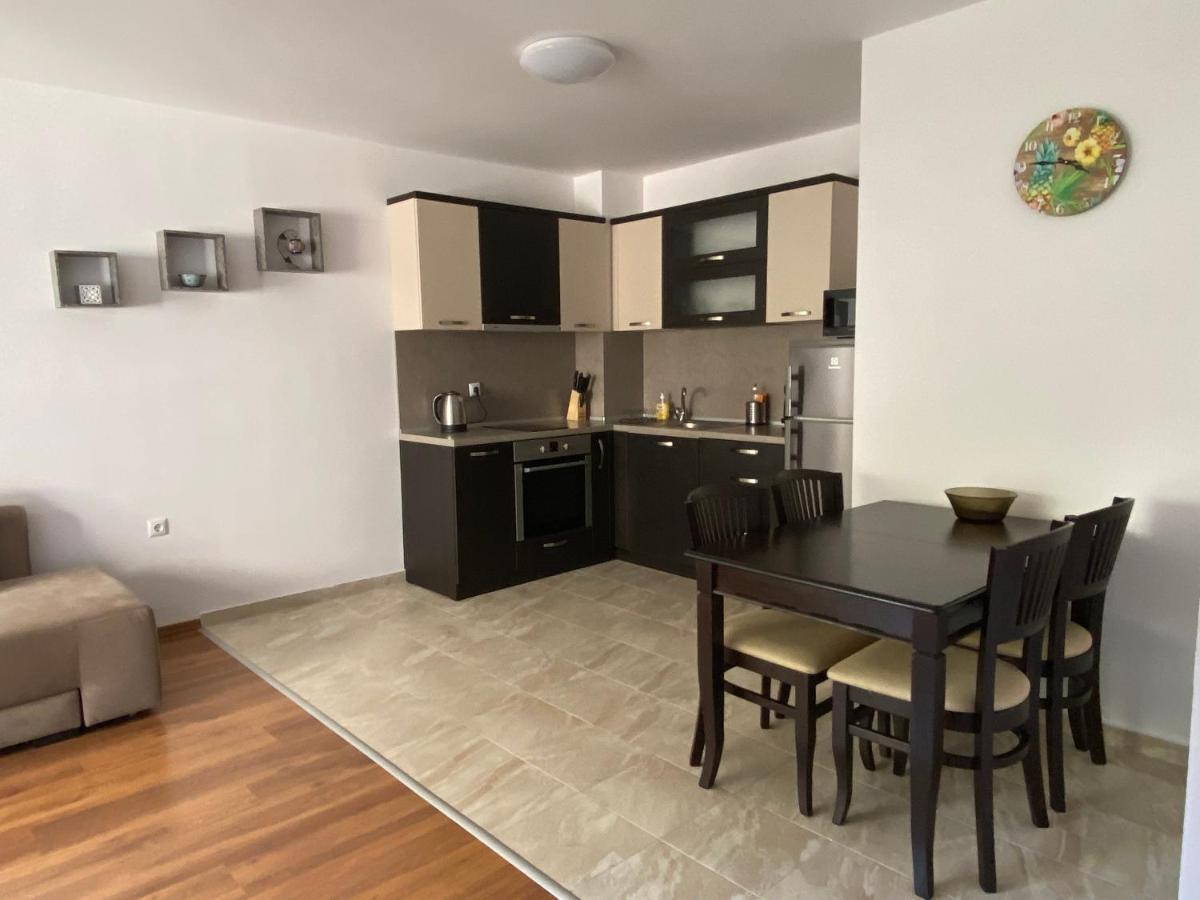 Apartments Dione Pomorie Buitenkant foto